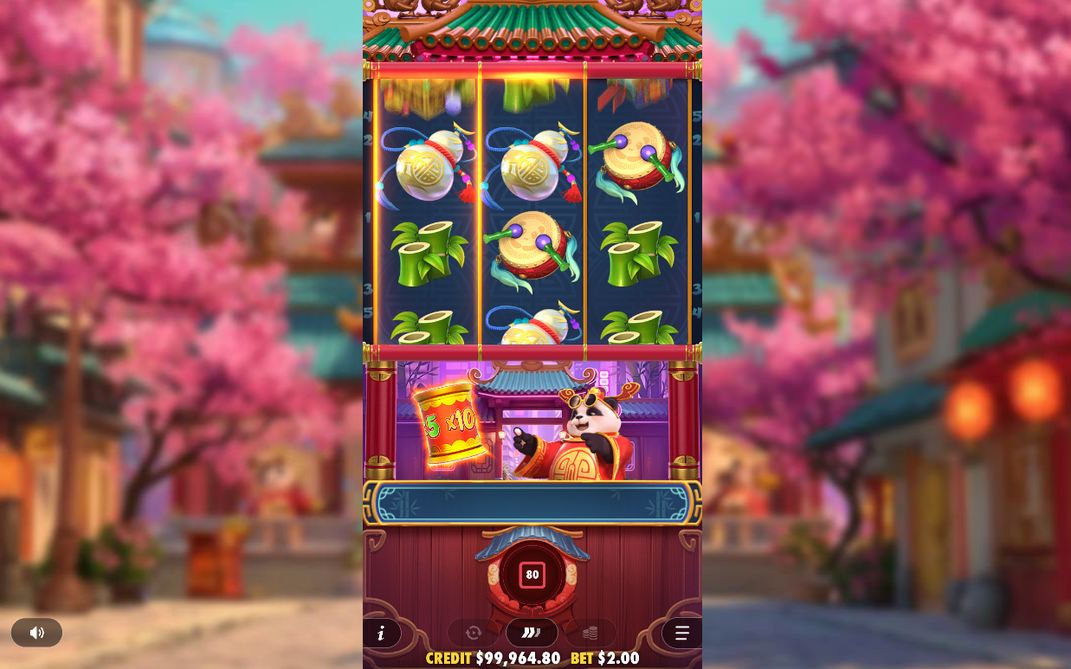 Win screen with a paid combination and total win amount
